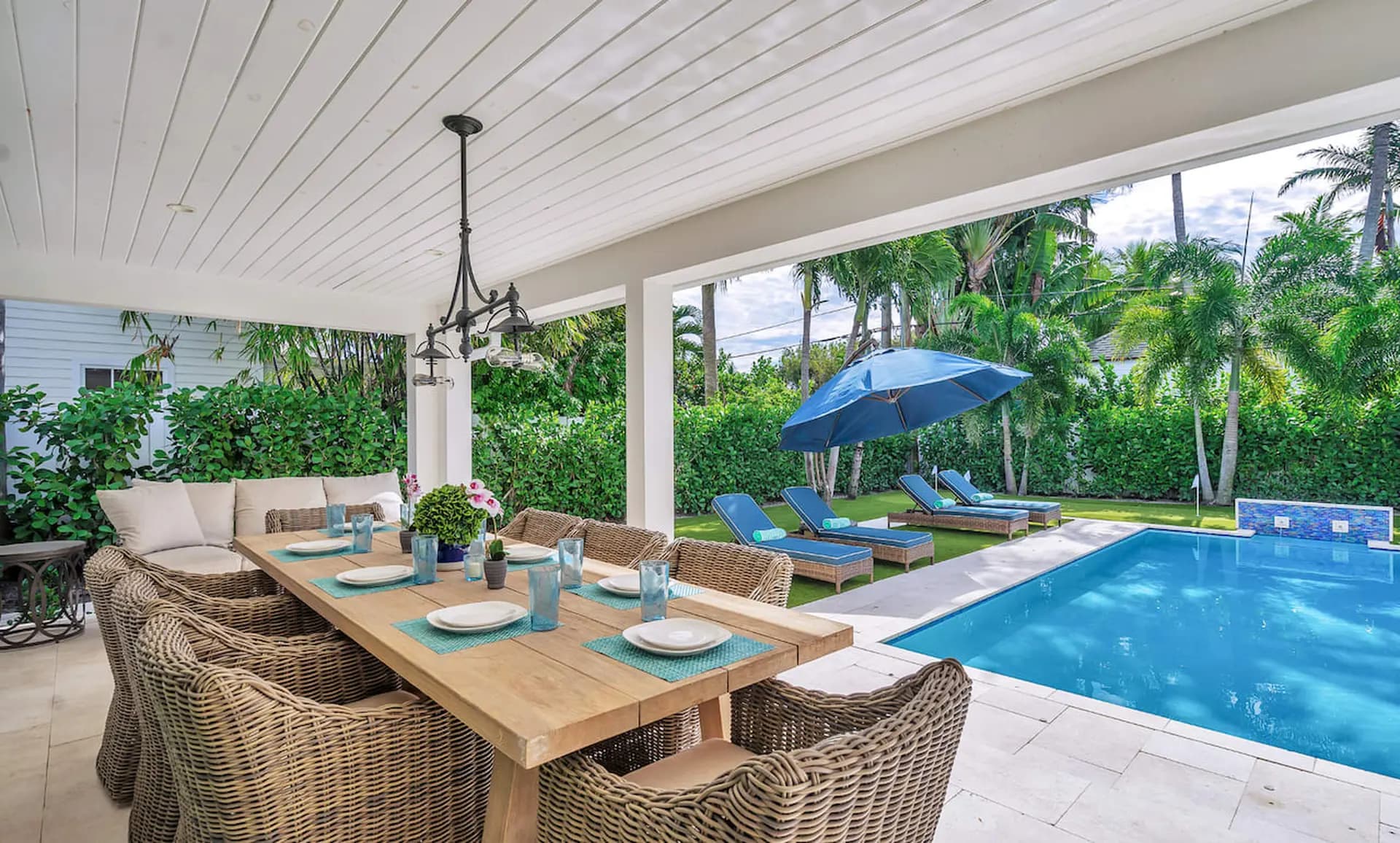 Experience Unmatched Luxury in West Palm Beach: A Guide for Discerning Travelers