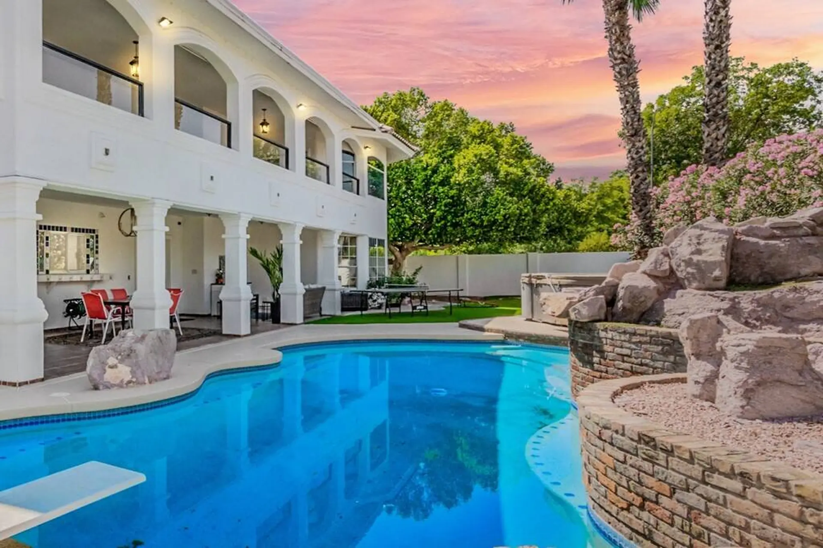 Why This Luxury Vacation Rental In Mesa, AZ, Can Be Your Best Vacation Option Today